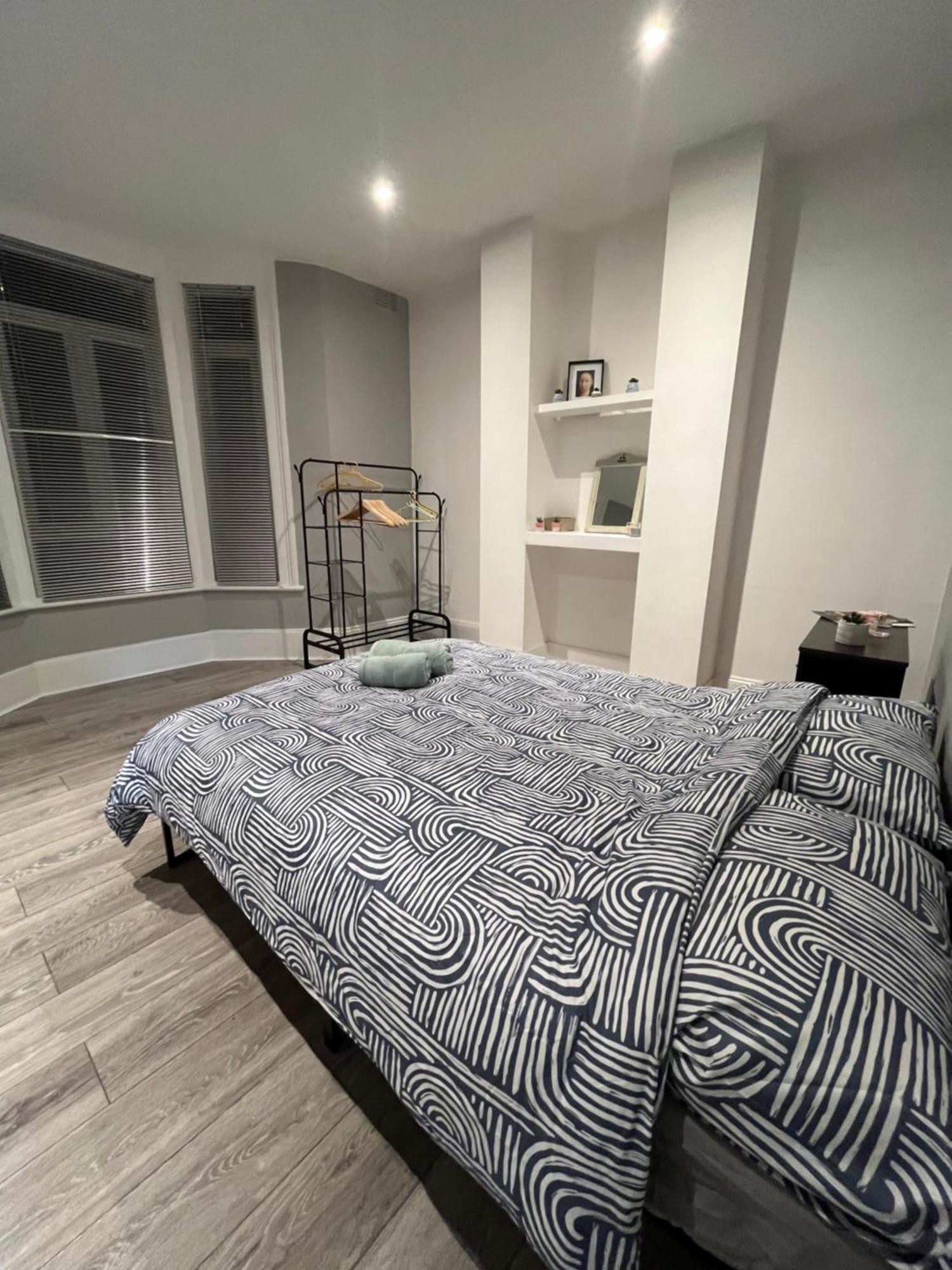 Cozy Two Bed In Brixton Next To Station Apartment London Ngoại thất bức ảnh